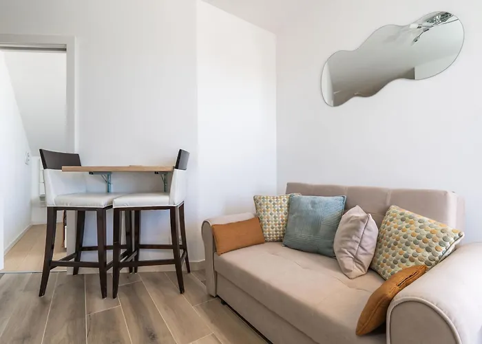 The Panoramic View Penthouse Sweet Petite With Private Parking
