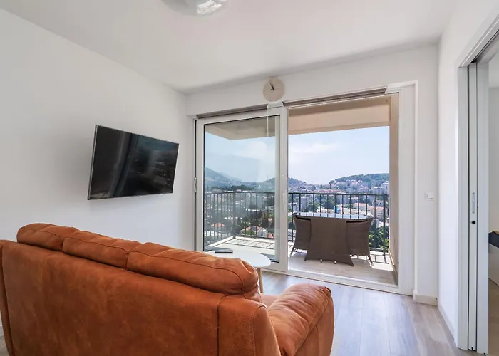 The Panoramic View Penthouse Sweet Petite With Private Parking ドゥブロブニク