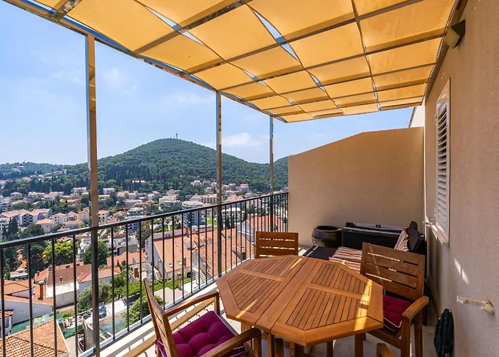 The Panoramic View Penthouse Sweet Petite Lejlighed