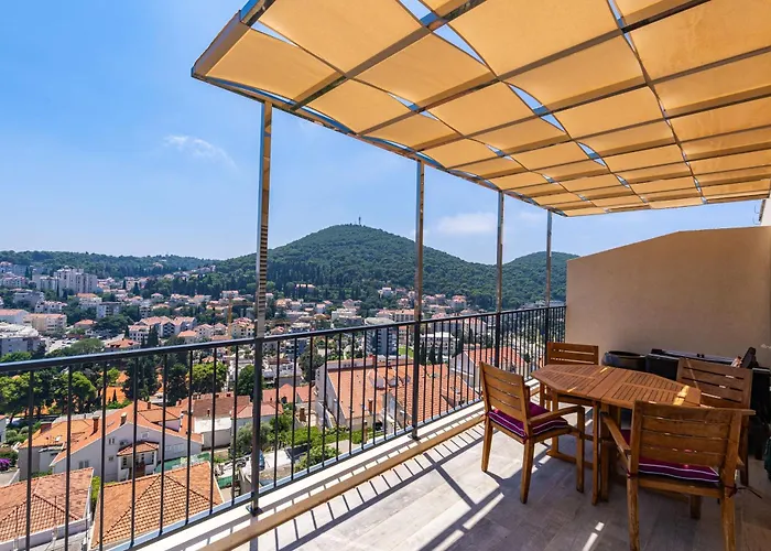 The Panoramic View Penthouse Sweet Petite With Private Parking *