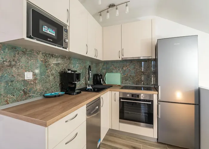 The Panoramic View Penthouse Sweet Petite With Private Parking *