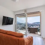 The Panoramic View Penthouse Sweet Petite With Private Parking דוברובניק