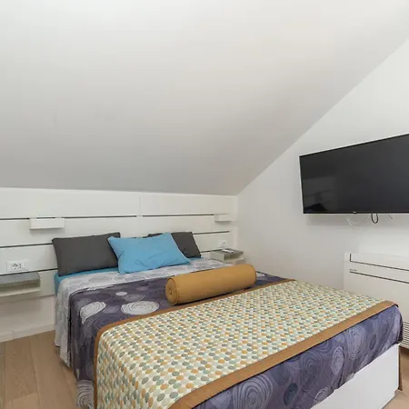 The Panoramic View Penthouse Sweet Petite With Private Parking Dubrovnik