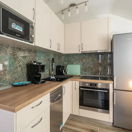 The Panoramic View Penthouse Sweet Petite With Private Parking *