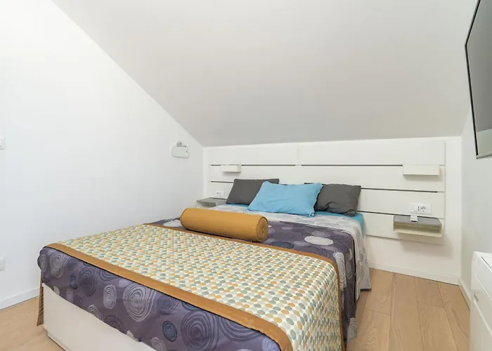 The Panoramic View Penthouse Sweet Petite With Private Parking Apartamento